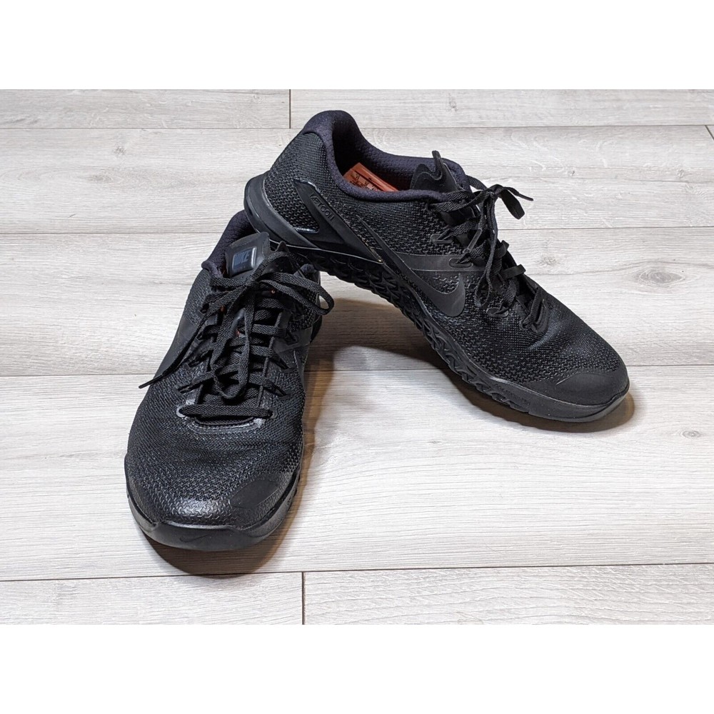 Nike All-Black Athletic Running Shoes